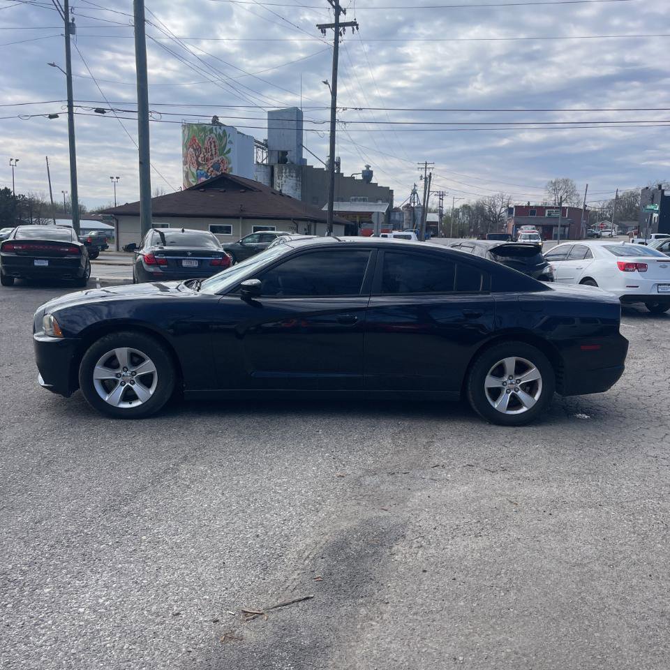 Used 2011 Dodge Charger SE RWD image 5