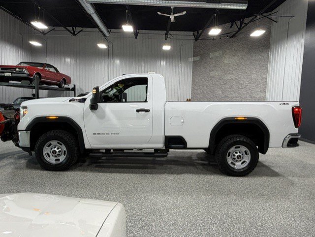 Used 2022 GMC Sierra 2500 Pro w/ Convenience Package AWD/4WD image 2