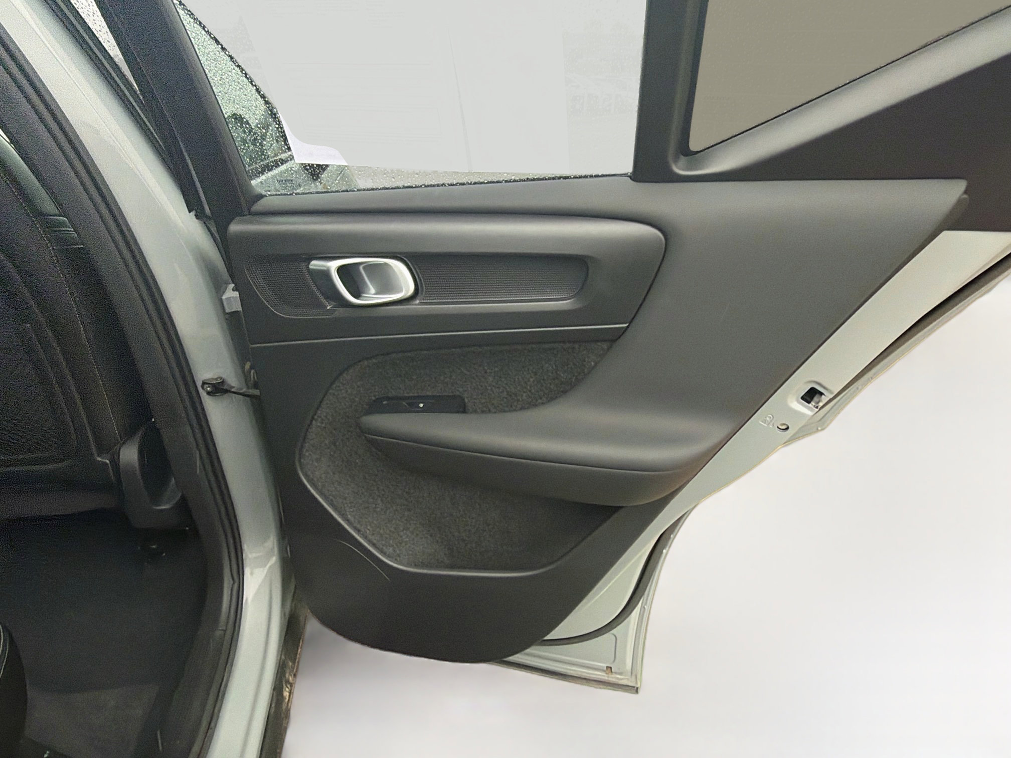 Used 2026 Volvo XC40 B5 Plus AWD/4WD image 33