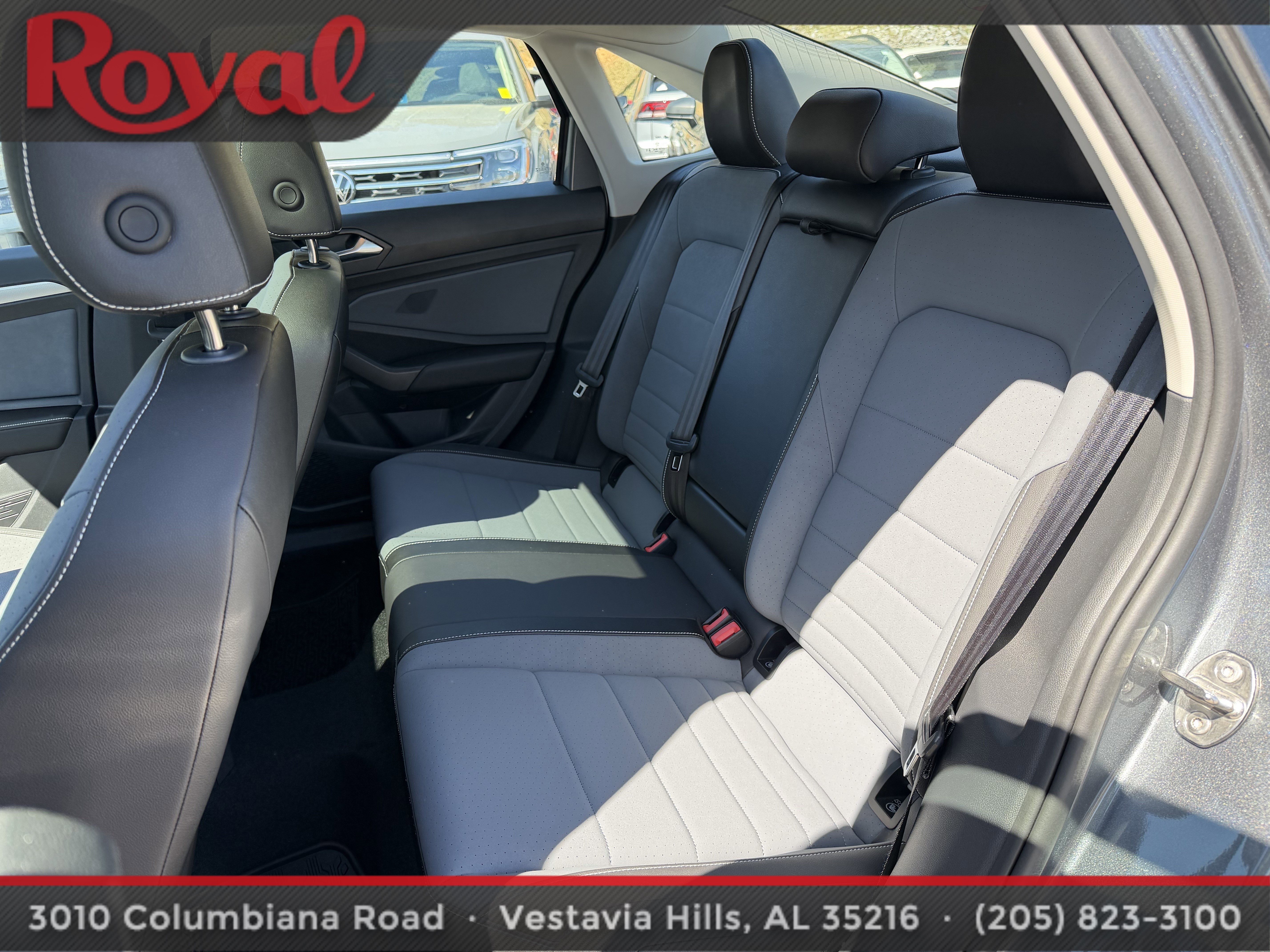 Certified 2025 Volkswagen Jetta SE w/ Sunroof Package image 12