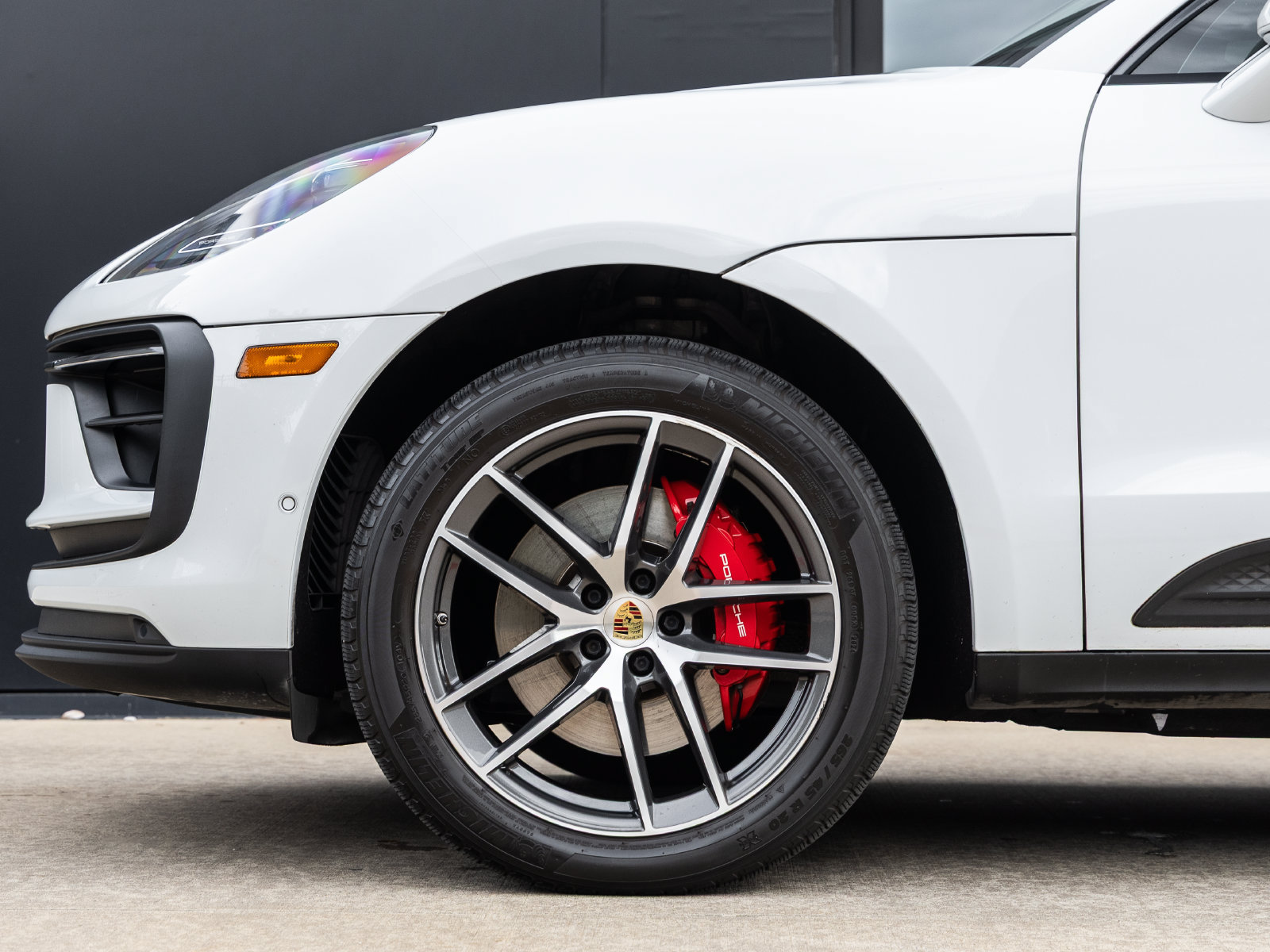 Certified 2022 Porsche Macan S AWD/4WD image 13