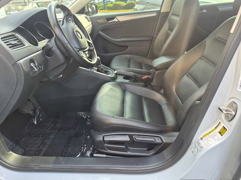 Used 2018 Volkswagen Jetta SE image 21