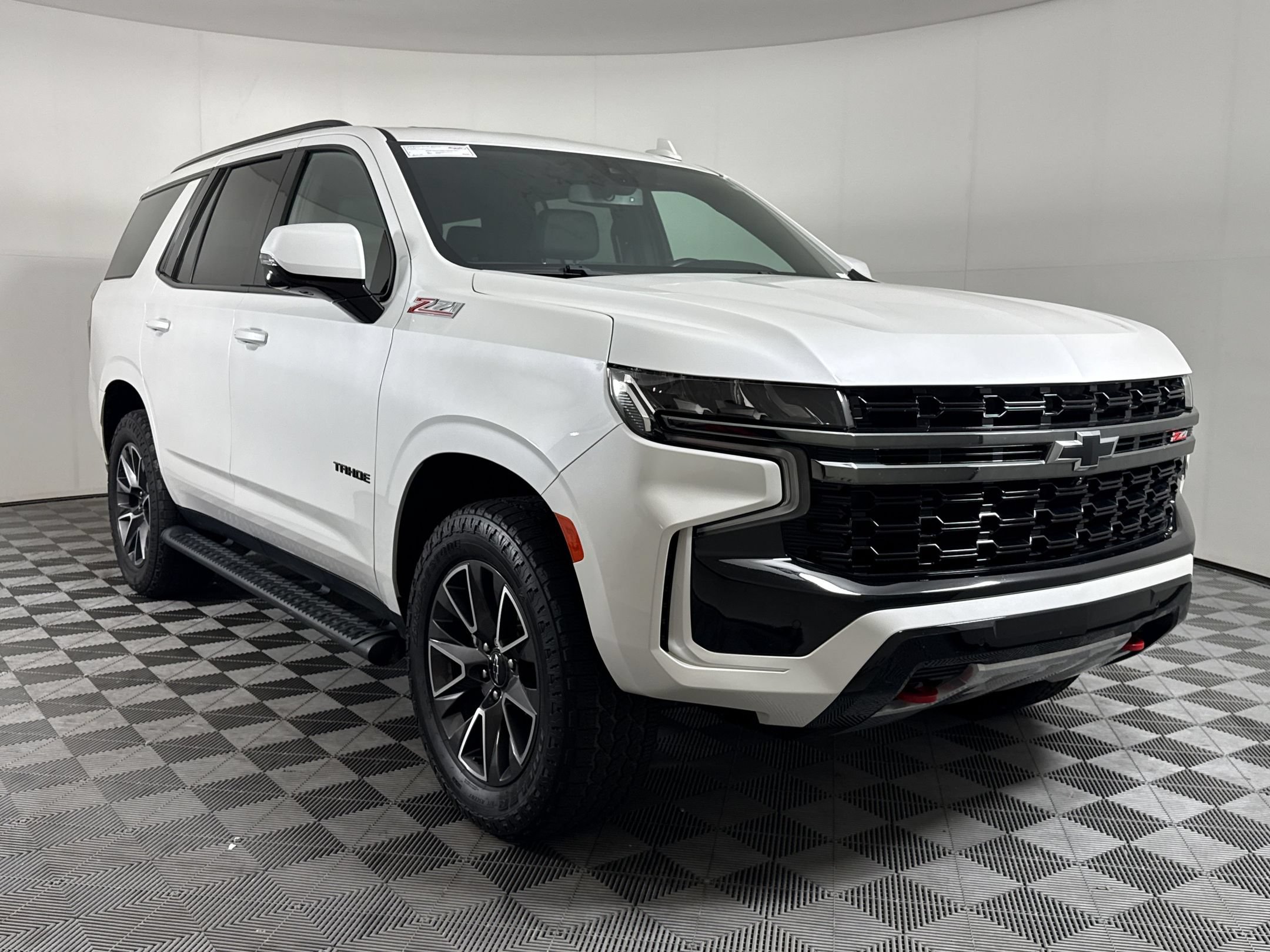 Used 2022 Chevrolet Tahoe Z71 w/ Z71 Off-Road Package AWD/4WD image 7