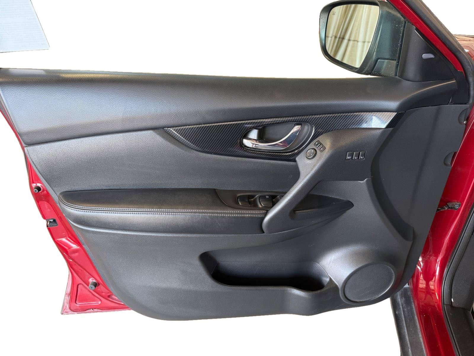 Used 2018 Nissan Rogue SL FWD image 9