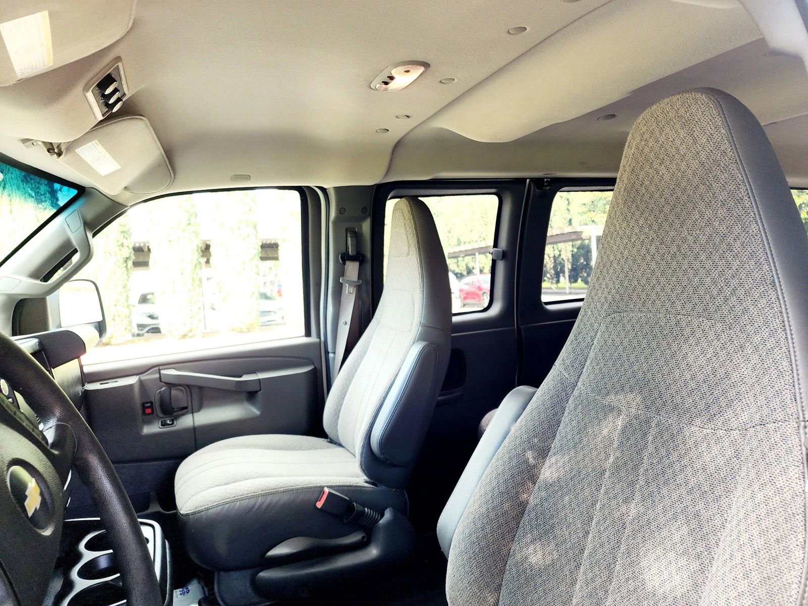 Used 2018 Chevrolet Express 2500 LT w/ LT Preferred Equipment Group image 10