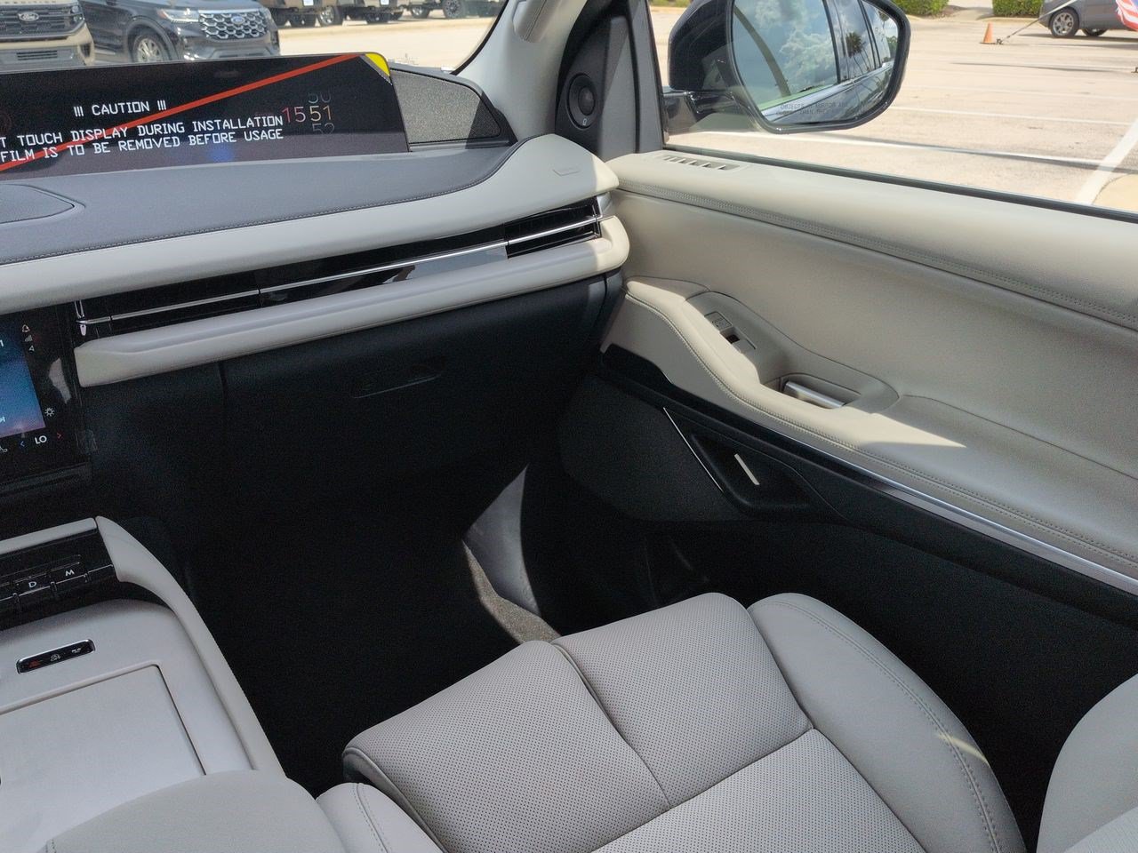 New 2026 Lincoln Navigator Reserve AWD/4WD image 17