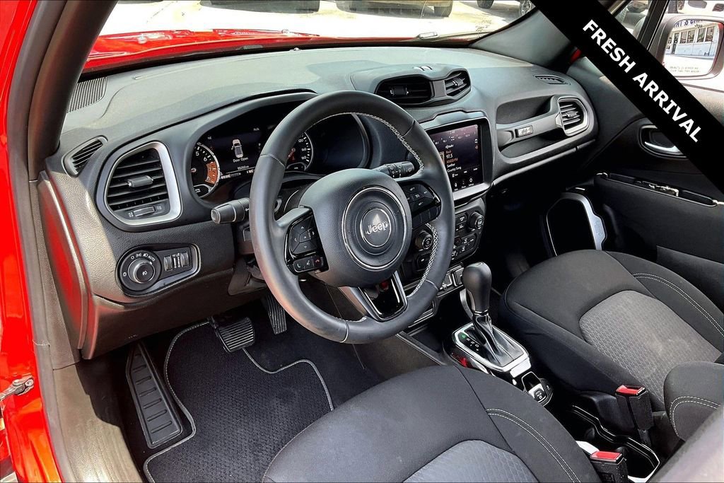 Used 2021 Jeep Renegade Latitude FWD image 16