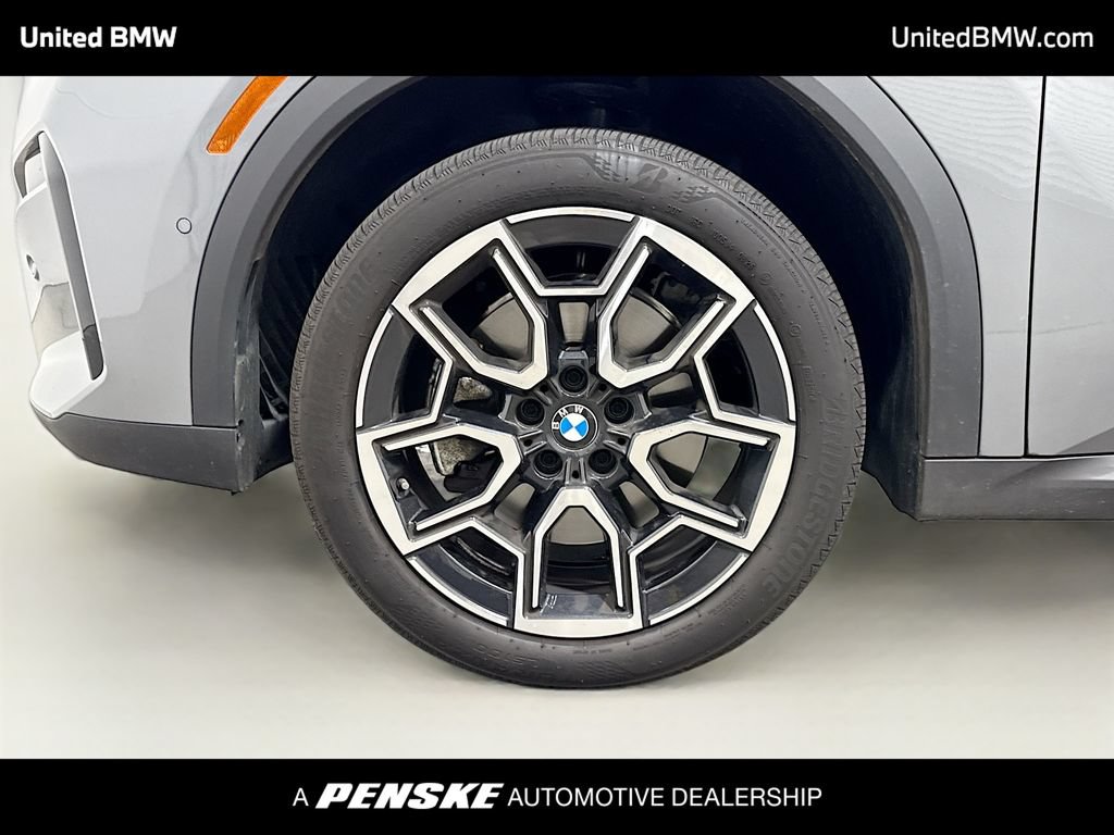 Used 2025 BMW X2 xDrive28i AWD/4WD image 2