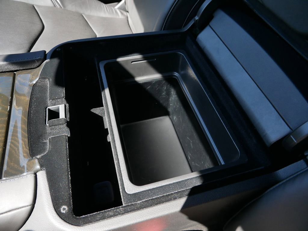 Used 2020 Cadillac Escalade Platinum AWD/4WD image 26