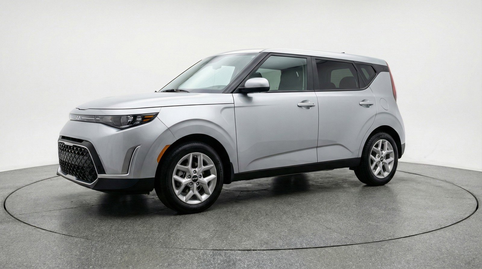 Used 2025 Kia Soul LX w/ LX Technology Package FWD image 3