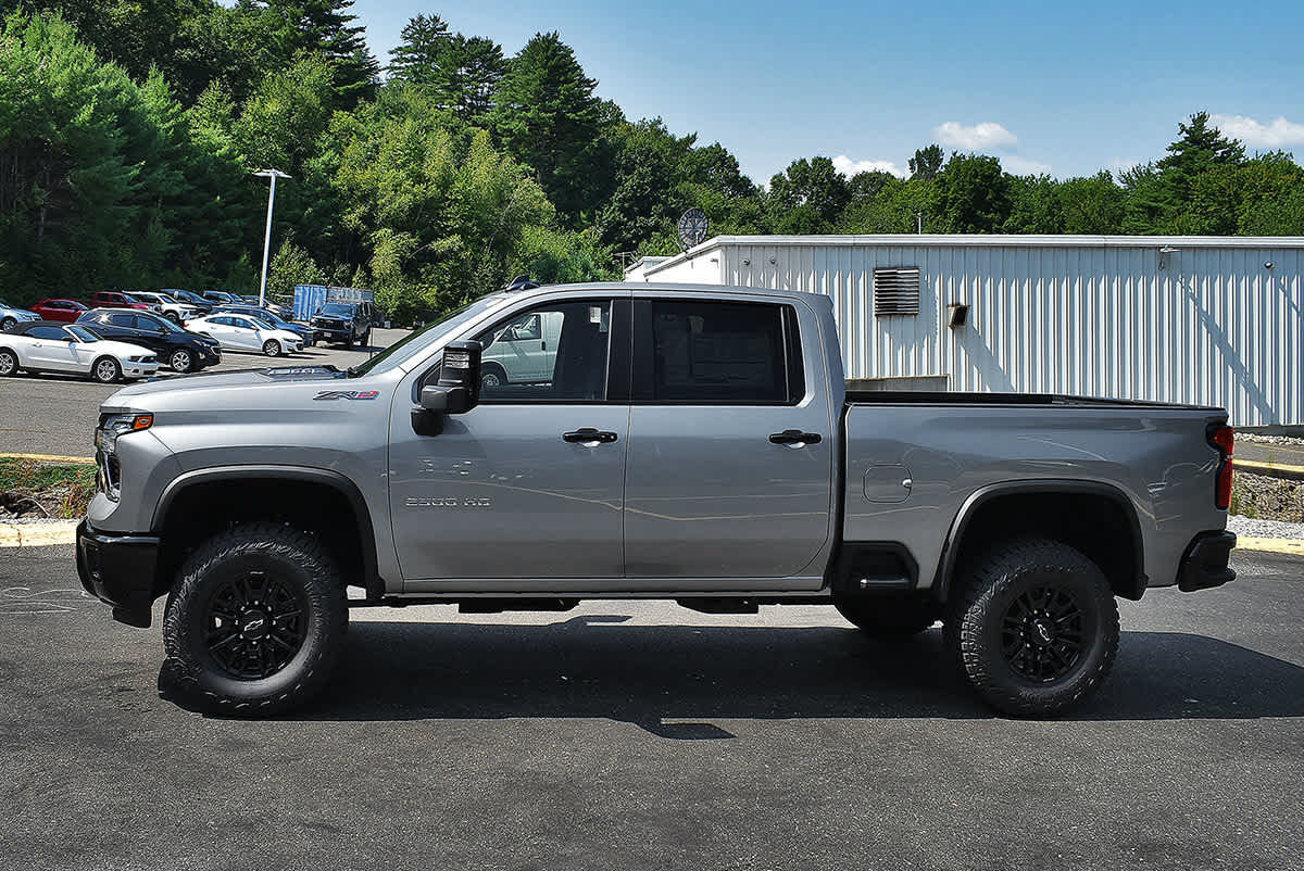 New 2026 Chevrolet Silverado 2500 ZR2 w/ LPO, Dark Essentials Package AWD/4WD image 4