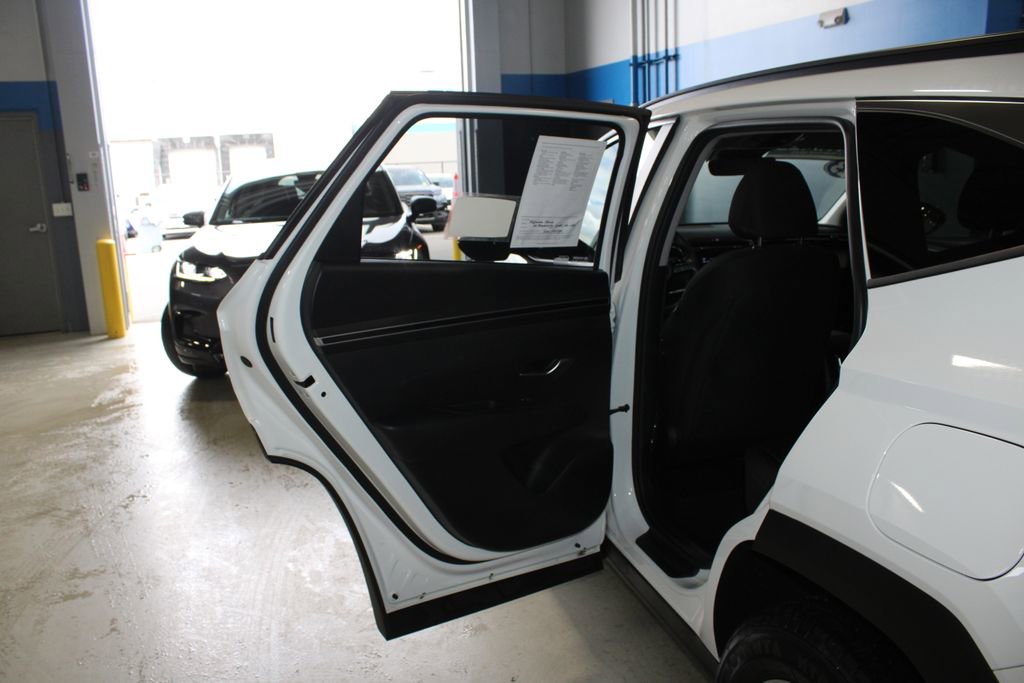 Used 2023 Hyundai Tucson SEL AWD/4WD image 16