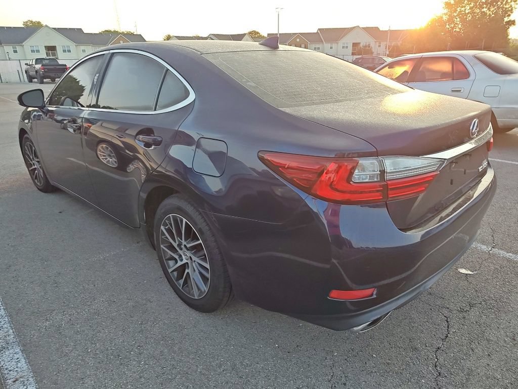 Used 2016 Lexus ES 350 w/ Premium Package w/Wood Trim FWD image 5