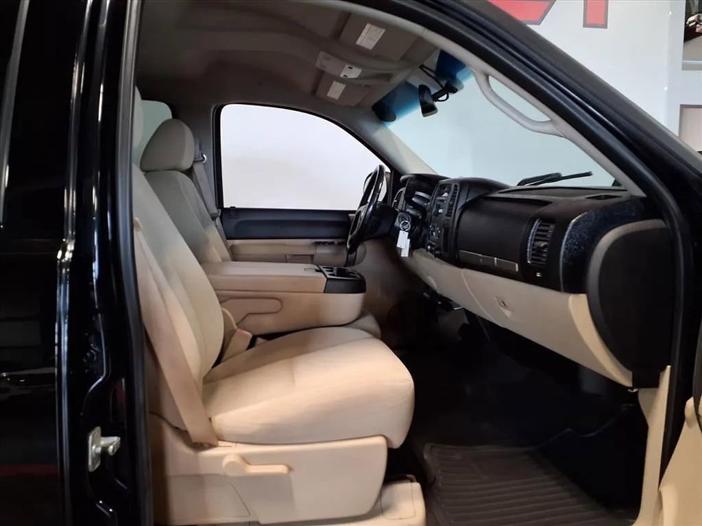 Used 2007 Chevrolet Silverado 2500 LT w/ 1LT Convenience Package image 12