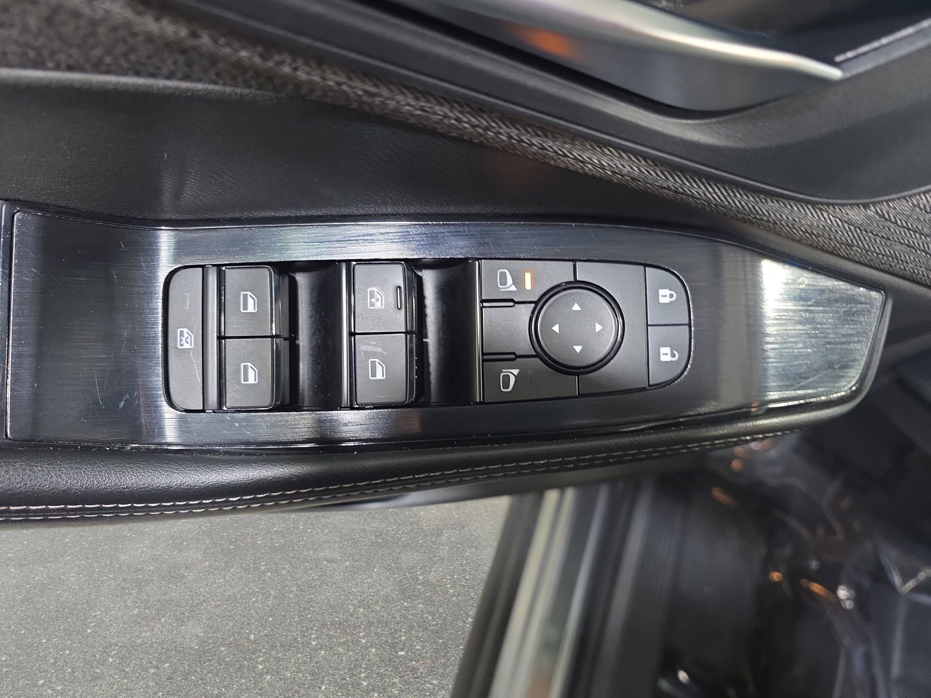 Used 2023 Nissan Rogue SV FWD image 26
