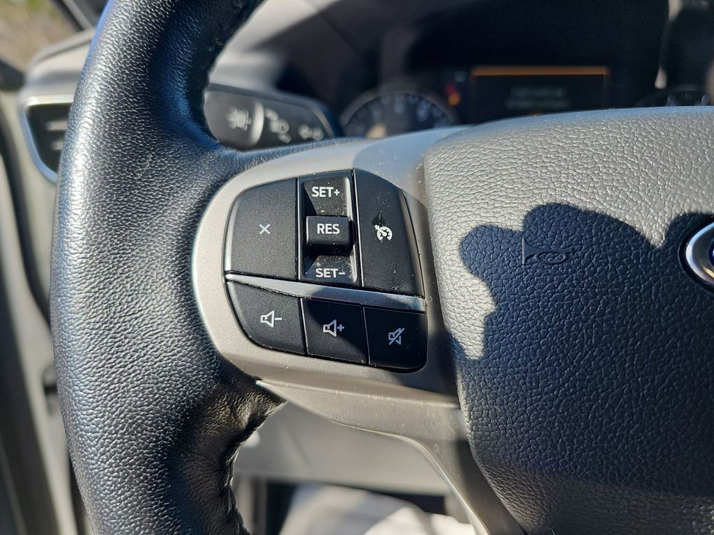 Used 2022 Ford Explorer XLT w/ Equipment Group 202A image 22