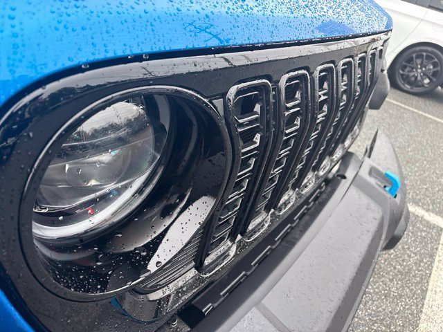Used 2024 Jeep Wrangler Unlimited AWD/4WD image 9