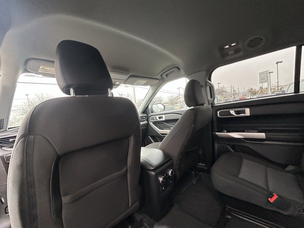 Used 2023 Ford Explorer XLT image 28