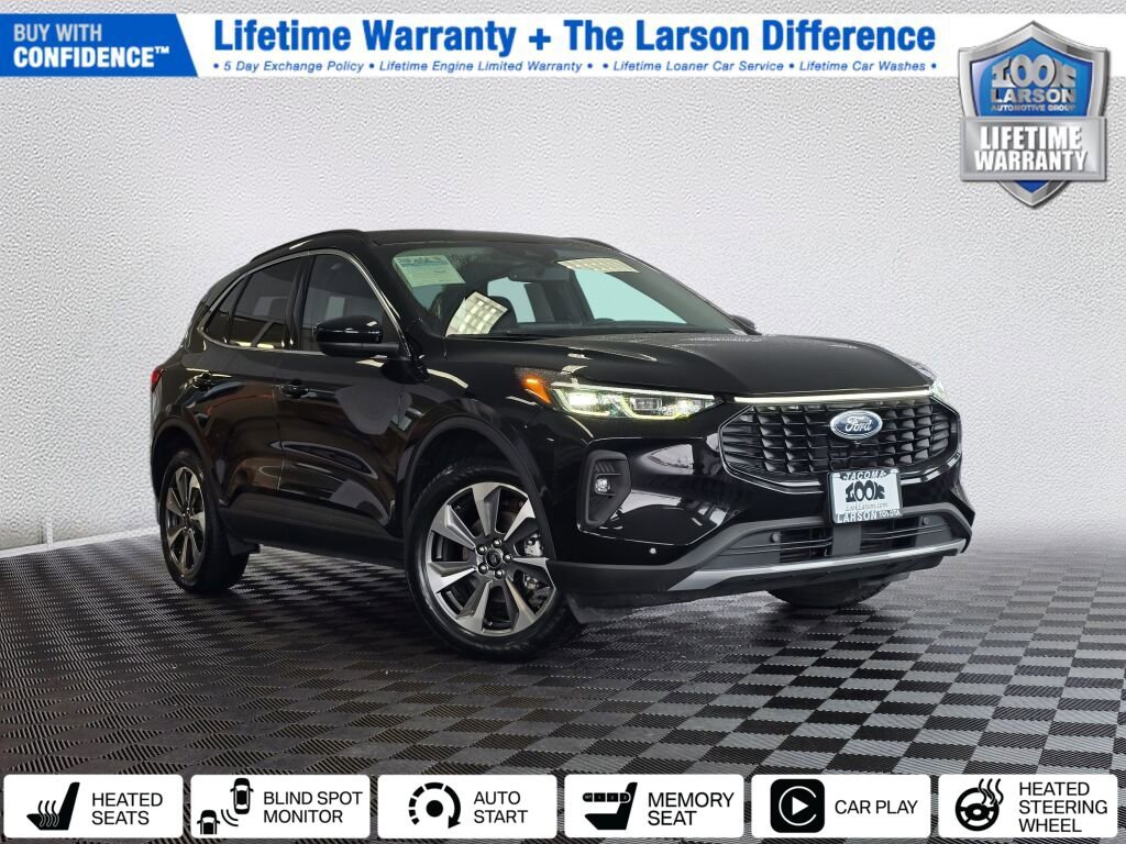 Used 2024 Ford Escape Platinum image 1
