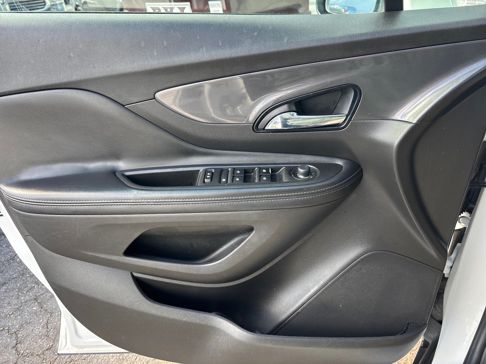 Used 2020 Buick Encore Preferred AWD/4WD image 39