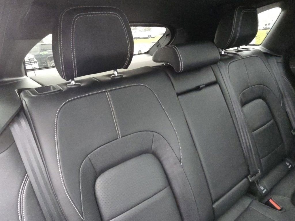 Used 2025 Jaguar F-PACE R-Dynamic S image 18