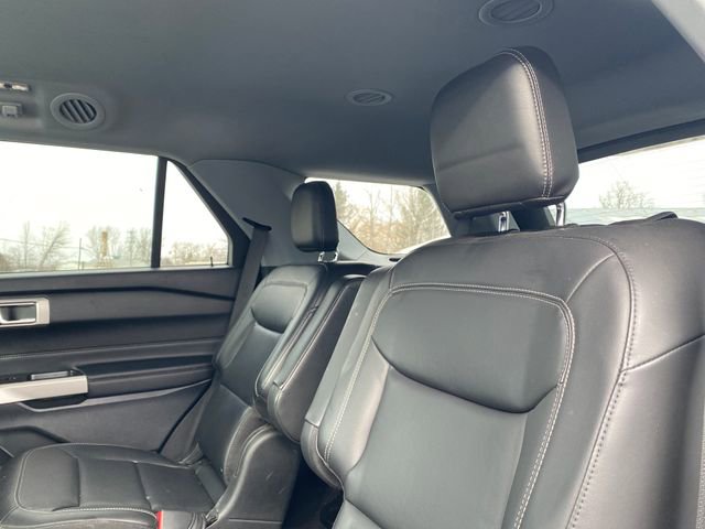 Used 2022 Ford Explorer XLT w/ Equipment Group 202A image 16