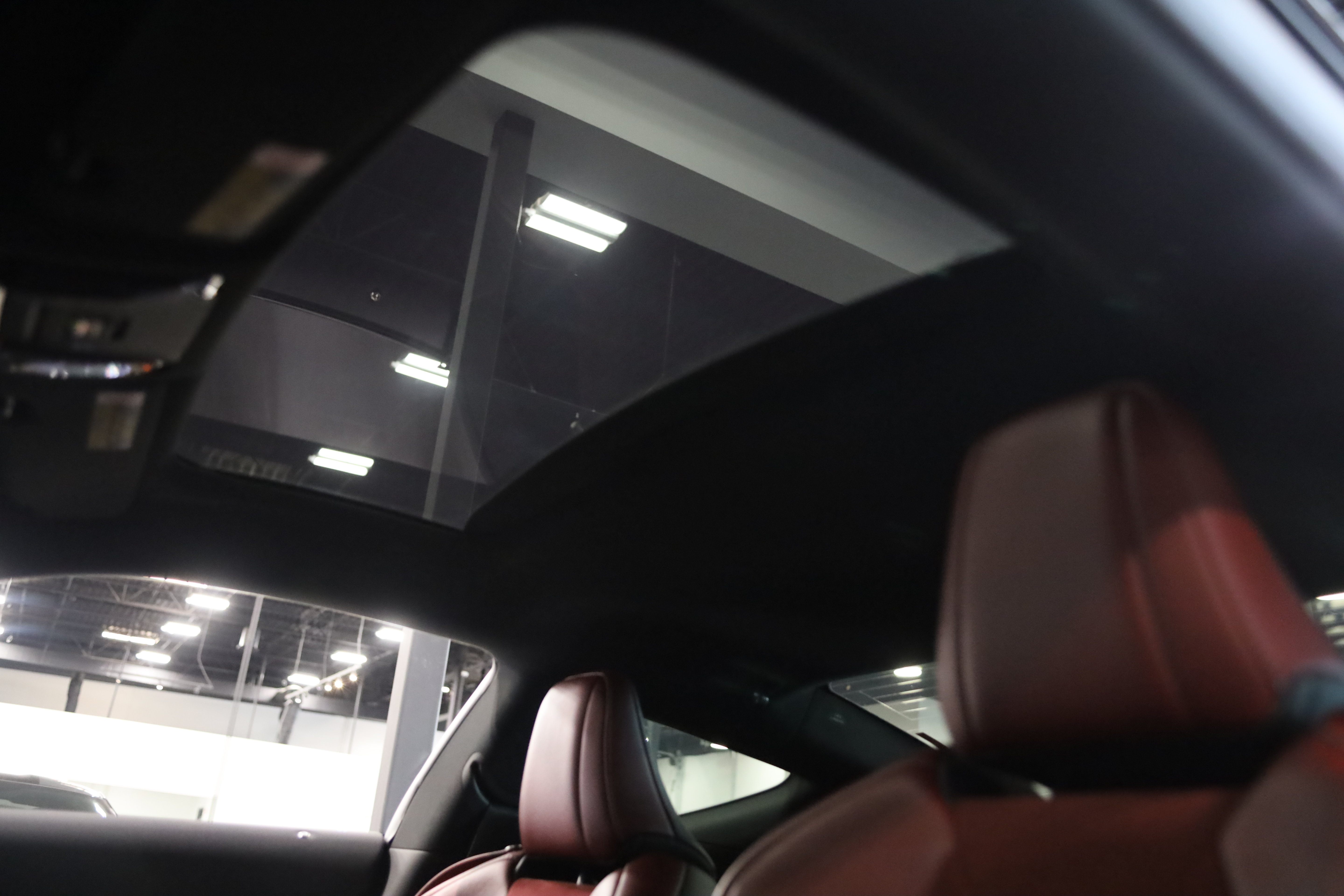 Used 2018 Lexus LC 500 Coupe w/ Sport Package RWD image 38