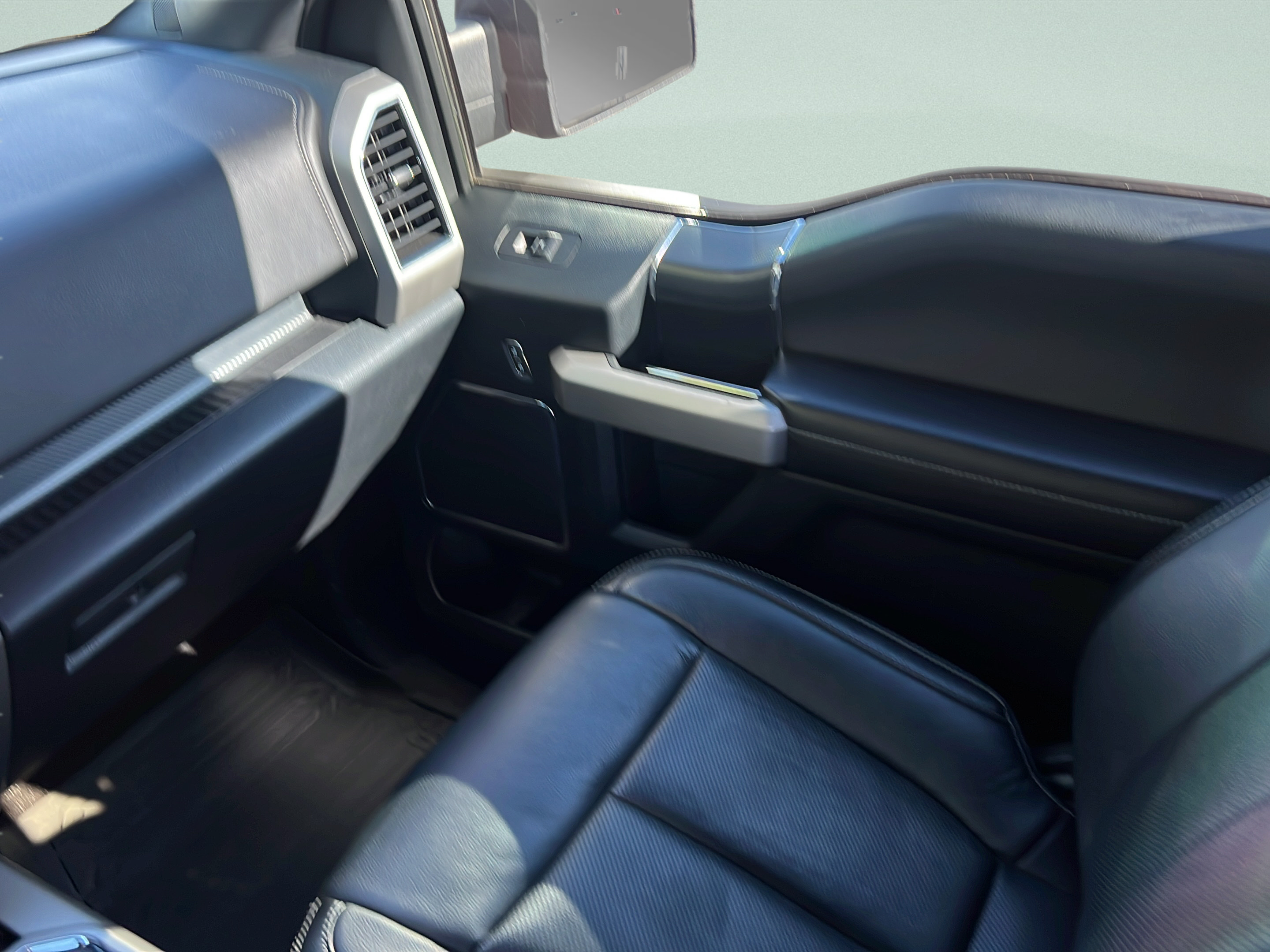Used 2020 Ford F150 Lariat AWD/4WD image 13
