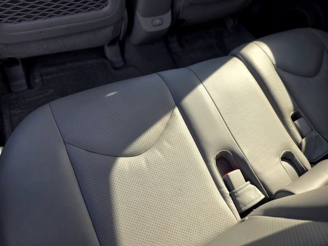 Used 2011 Toyota RAV4 Limited w/ Limited Extra Value Pkg AWD/4WD image 39