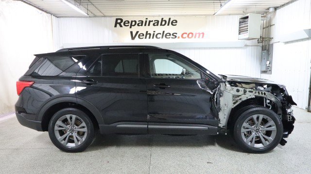 Used 2021 Ford Explorer XLT w/ Equipment Group 202A image 4