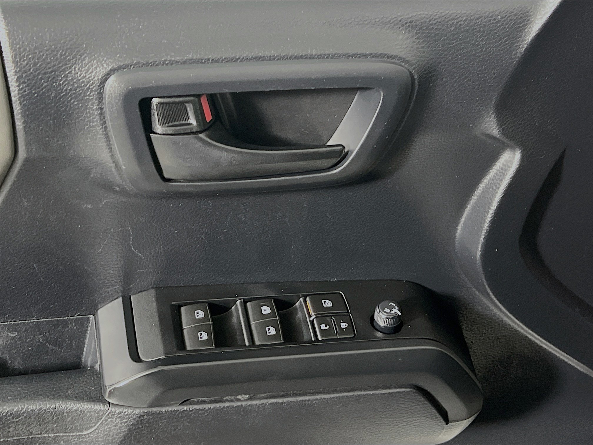 Used 2019 Toyota Tacoma SR w/ SR Convenience Package RWD image 16