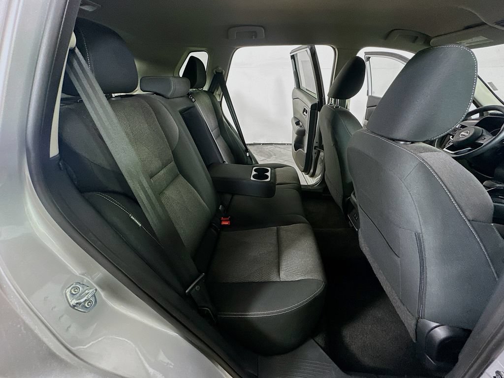 Used 2024 Nissan Rogue SV FWD image 11