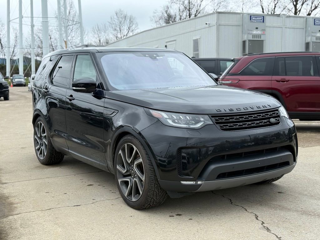 Used 2017 Land Rover Discovery HSE image 4