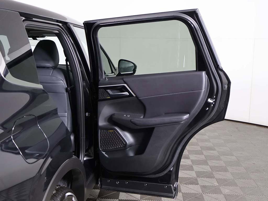 New 2025 Mitsubishi Outlander SE FWD image 26