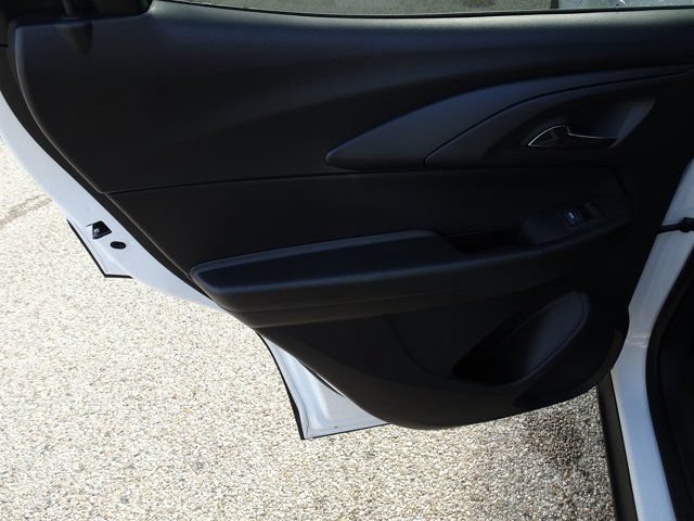 Used 2026 Chevrolet TrailBlazer LT w/ LT Cold Weather Package FWD image 17