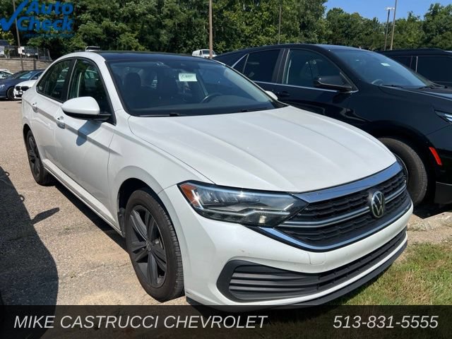Used 2022 Volkswagen Jetta SE FWD image 2