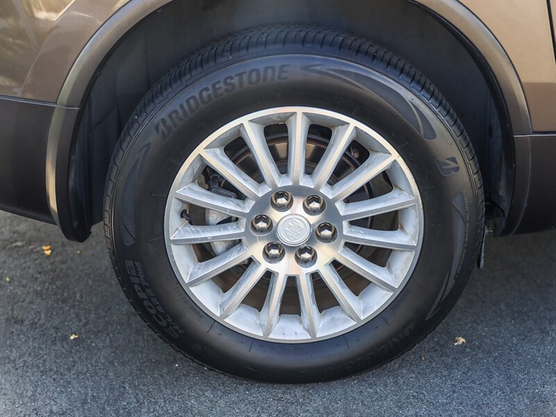 Used 2011 Buick Enclave CXL FWD image 13
