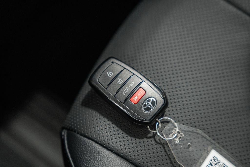 New 2026 Toyota Highlander Platinum image 50