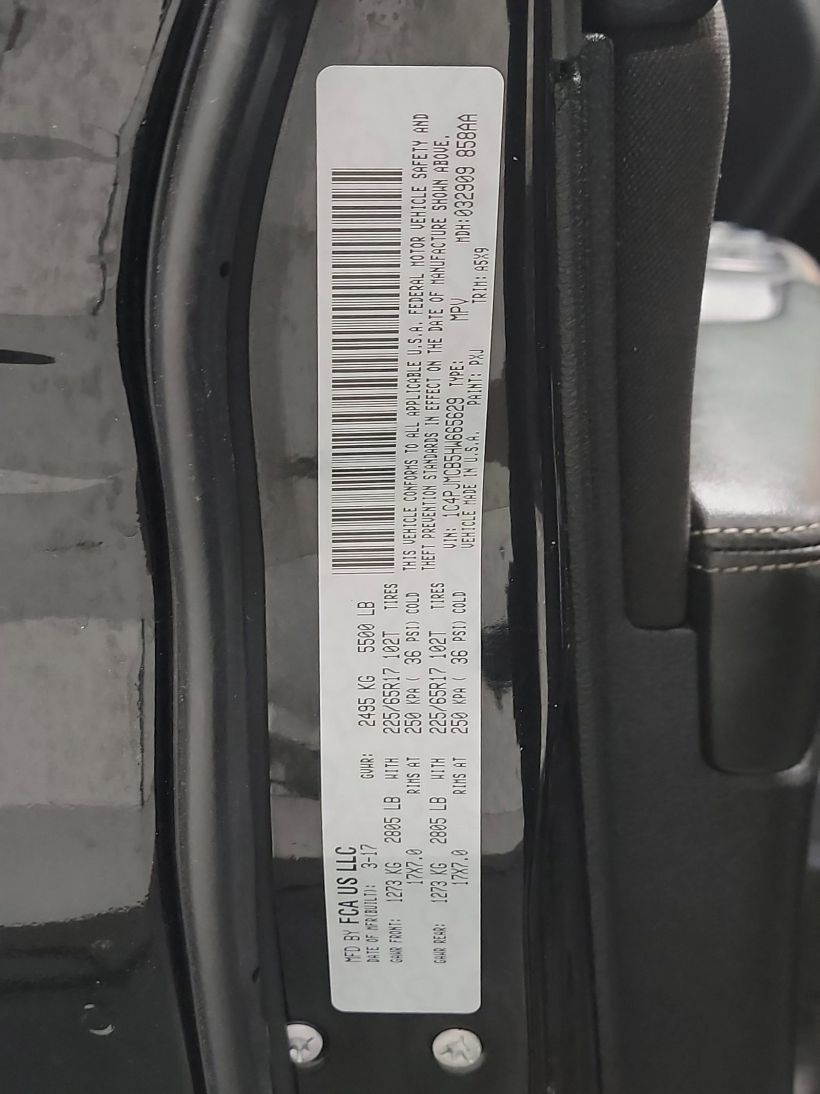 Used 2017 Jeep Cherokee Latitude w/ Safety/Convenience Group image 32