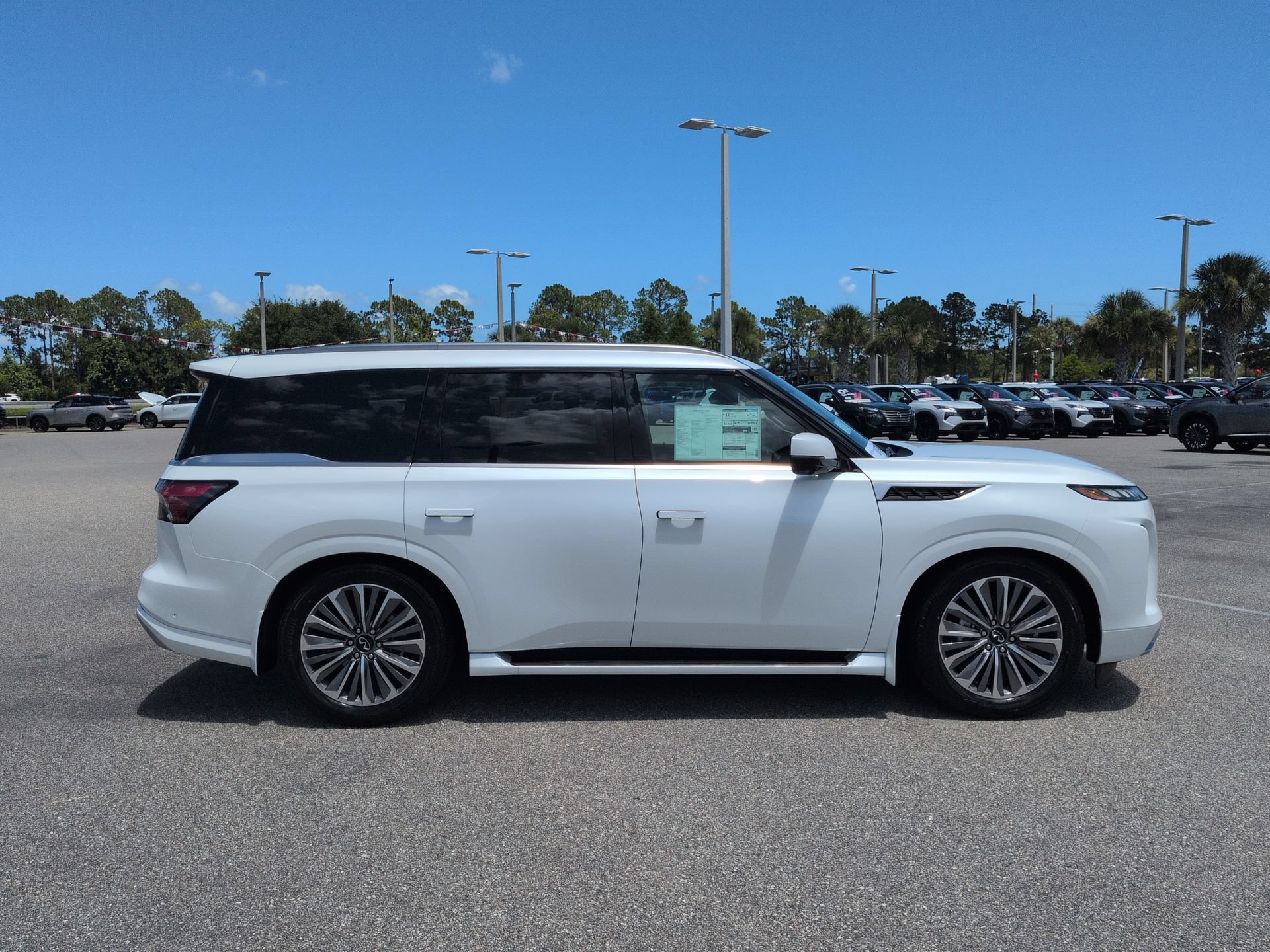 New 2026 INFINITI QX80 Luxe w/ Cargo Package RWD image 4