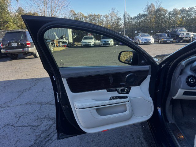 Used 2015 Jaguar XJ L Portfolio image 19