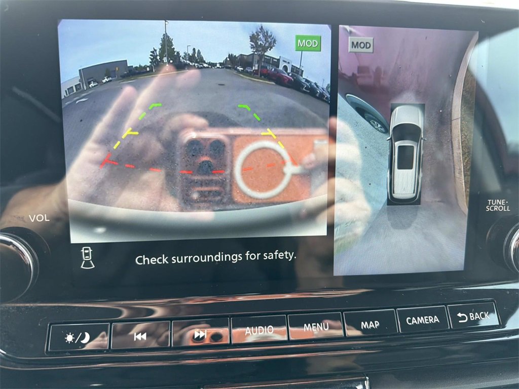 Used 2023 Nissan Pathfinder SL w/ Black Appearance Package image 25