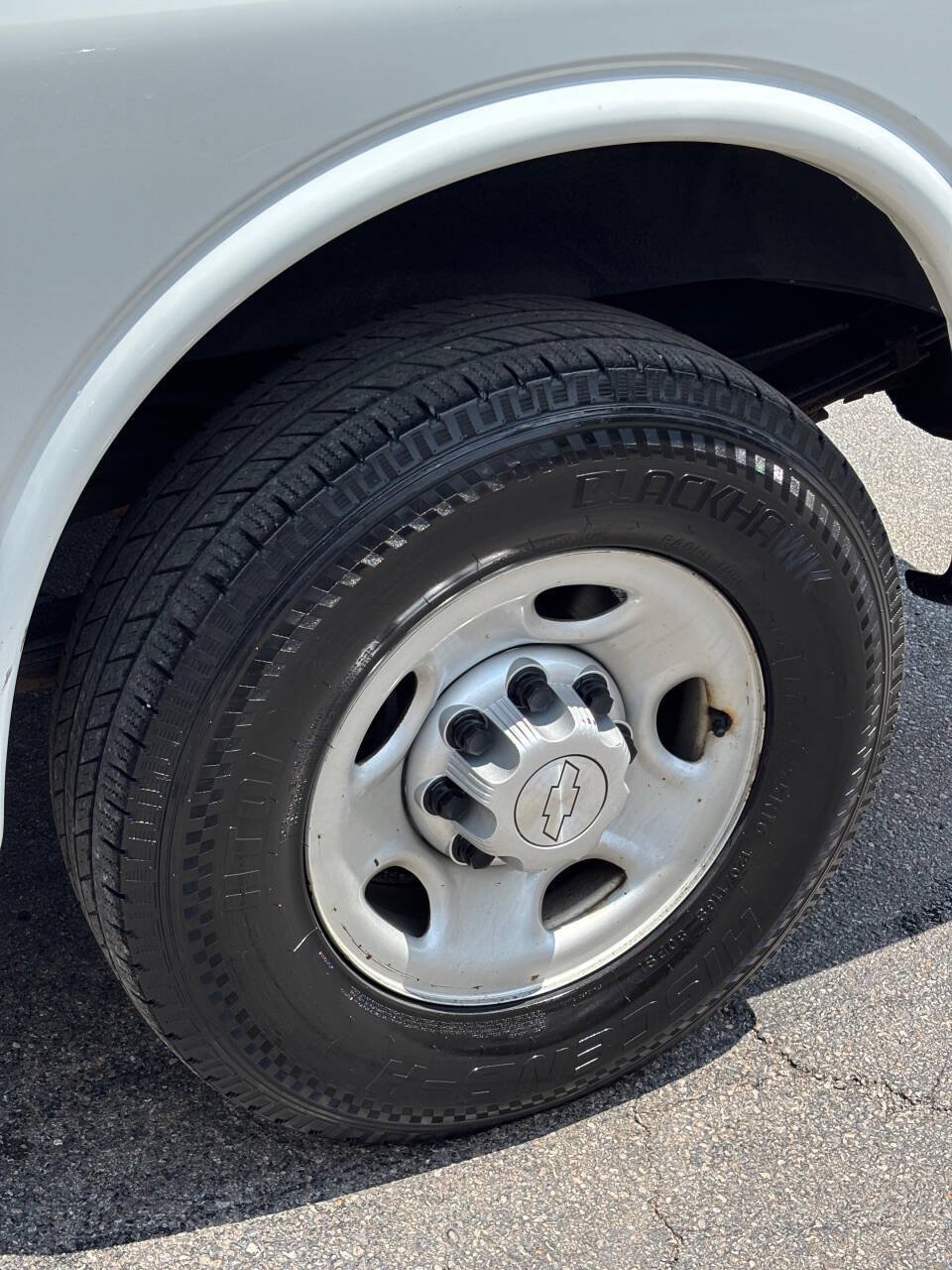 Used 2017 Chevrolet Express 2500 RWD image 30