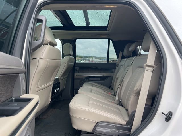 Used 2018 Ford Expedition Limited w/ Equipment Group 301A AWD/4WD image 6
