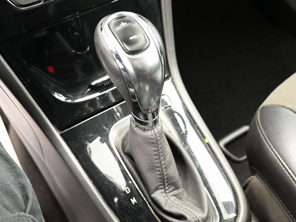 Used 2018 Buick Encore Preferred image 28