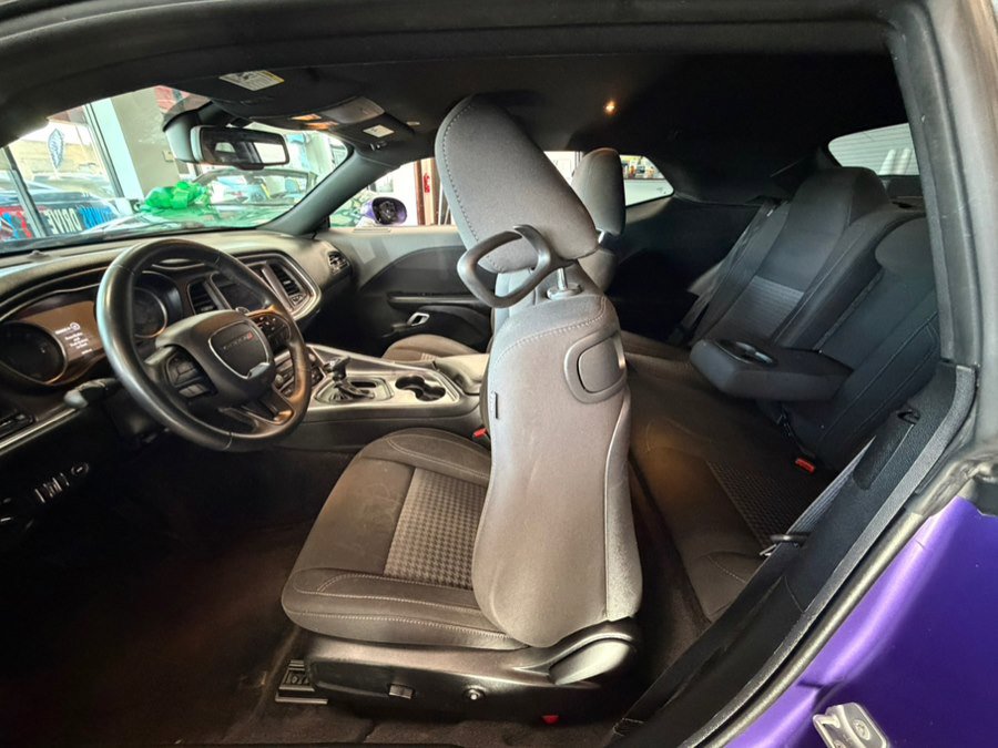 Used 2018 Dodge Challenger SXT w/ Super Sport Group (SS/T) RWD image 18