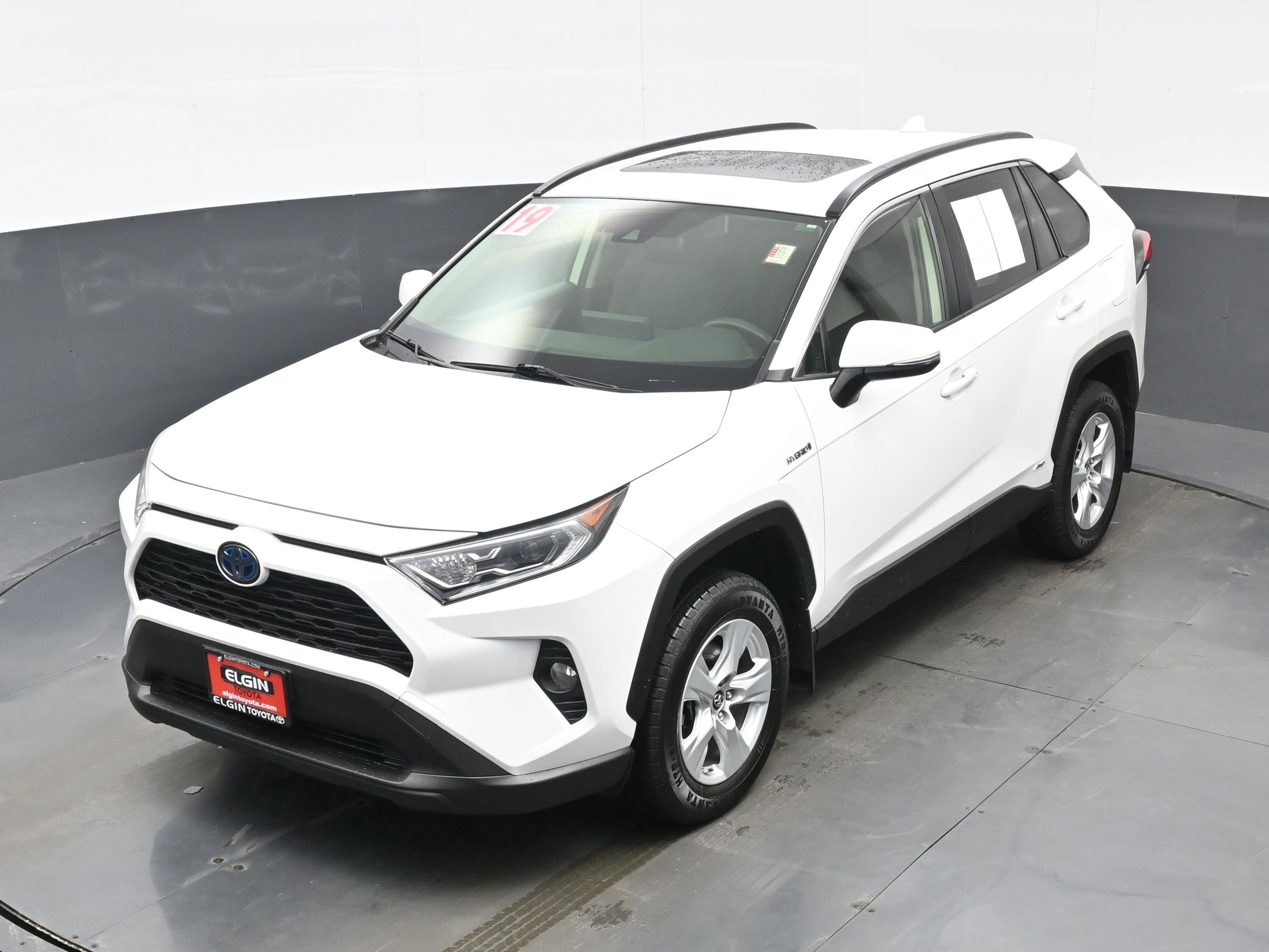 Used 2019 Toyota RAV4 XLE w/ Carpet Mat Package image 36
