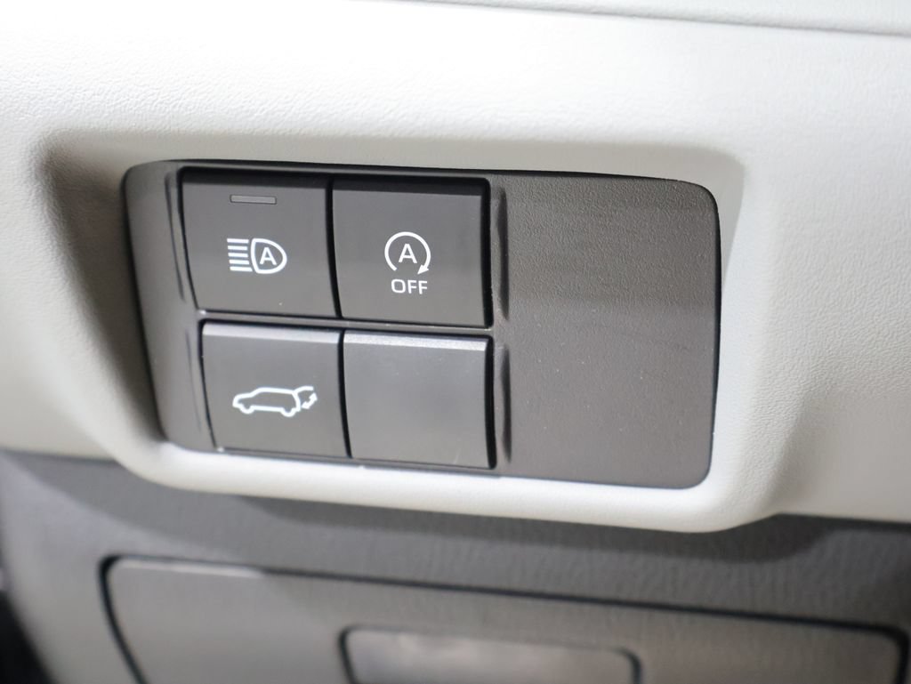 Used 2023 Toyota Highlander XLE AWD/4WD image 33