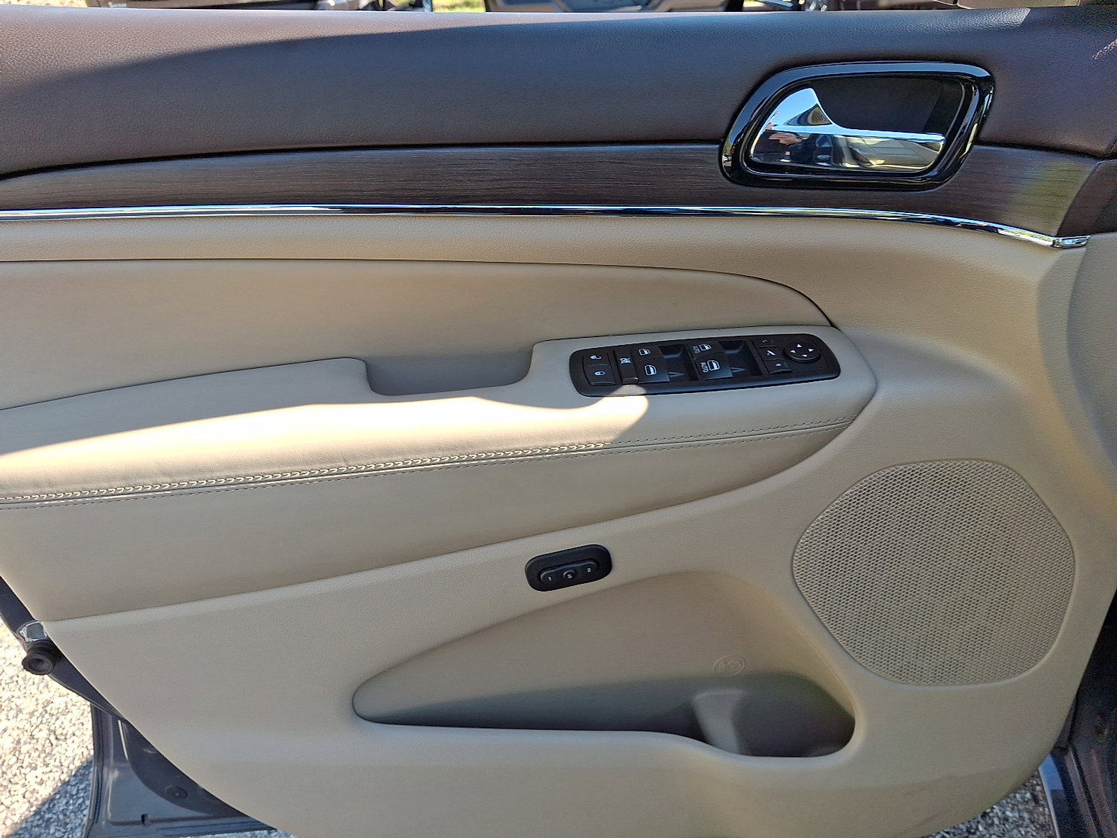 Used 2021 Jeep Grand Cherokee Overland image 14