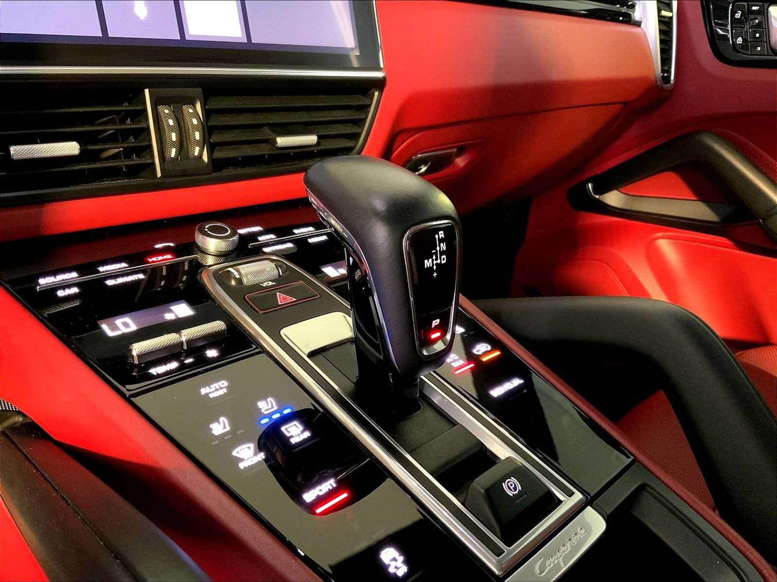 Certified 2021 Porsche Cayenne AWD/4WD image 17